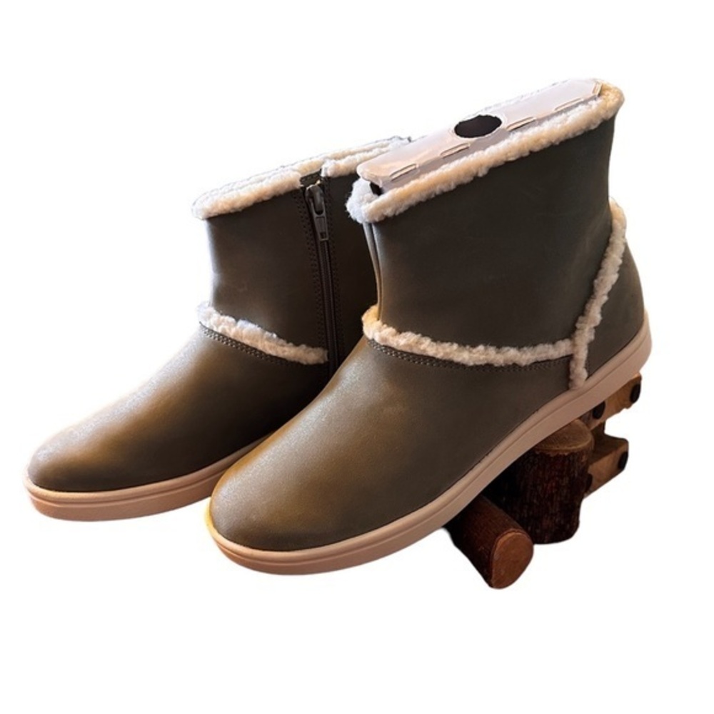 Clarks cloudsteppers dusty olive‎ size 5 nwt ankle boots lined cushion insole